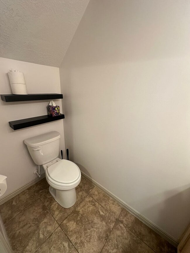 Building Photo - 3 Bed | 2.5 Bath Home in South Weber – Ready for Move-In!