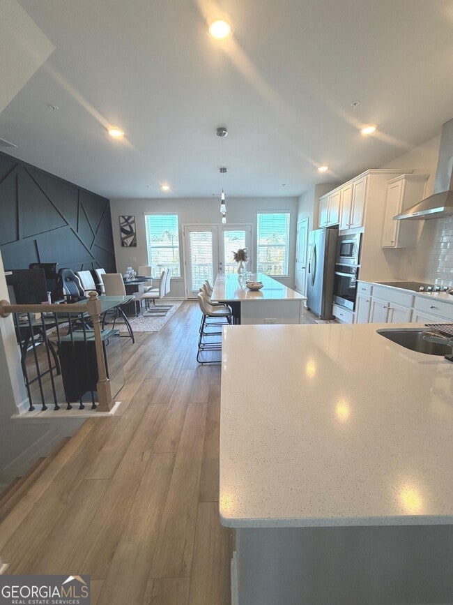 Building Photo - 205 Wallace St