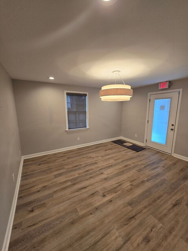 Building Photo - 2534 Forest Dr
