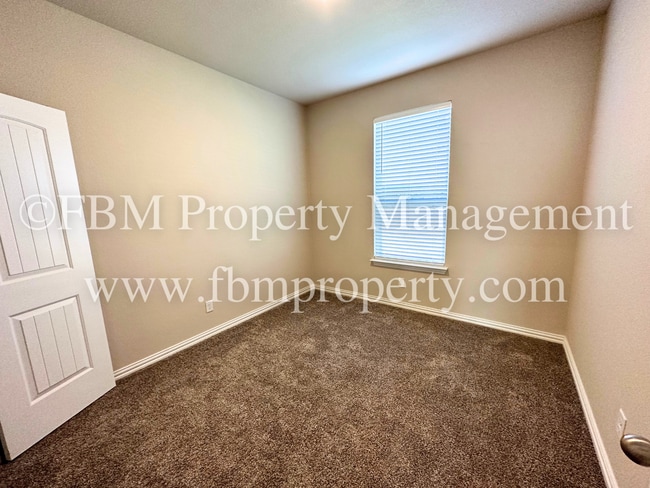 Building Photo - 2809 Belmont Dr