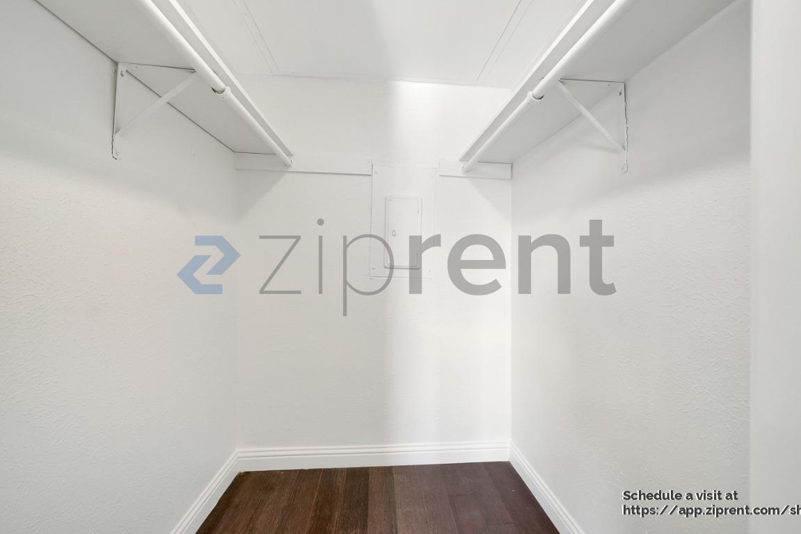 Building Photo - 14800 Enterprise Dr