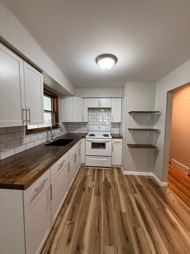 Building Photo - 418 McKinley Ave