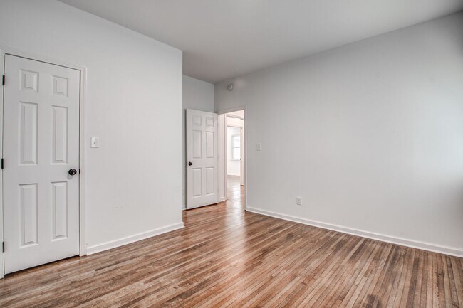 Building Photo - Live Stylishly. Live Comfortably. Live Memphis