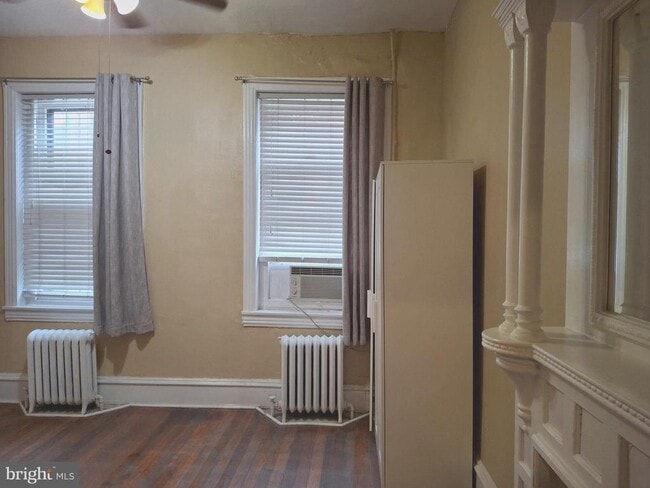 Building Photo - 310 S 12th St