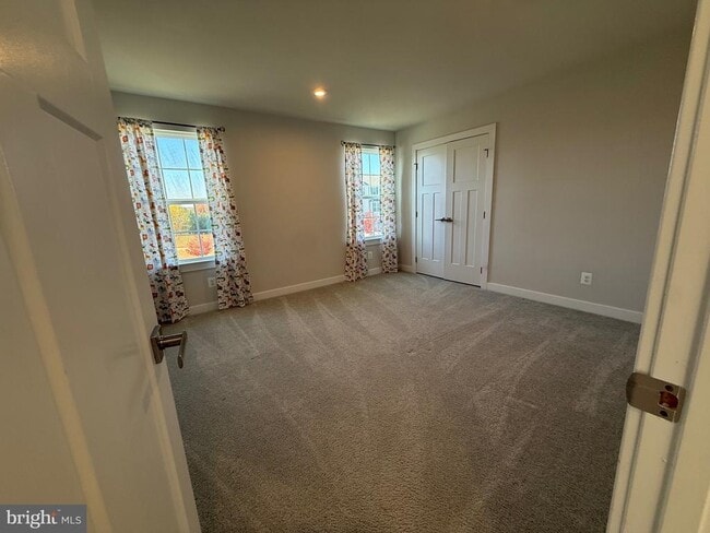 Building Photo - 440 Tree Of Heaven Way