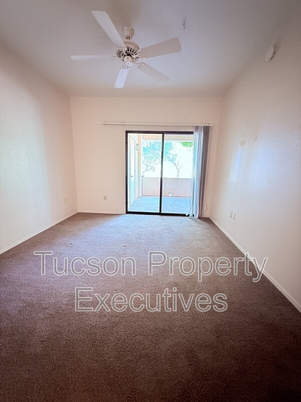 Building Photo - 2550 E River Rd