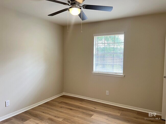 Building Photo - 112 Kingswood Dr
