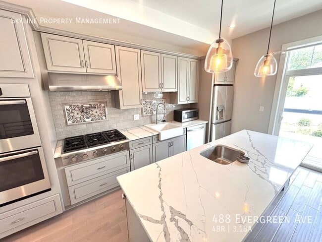 Building Photo - 488 Evergreen Ave