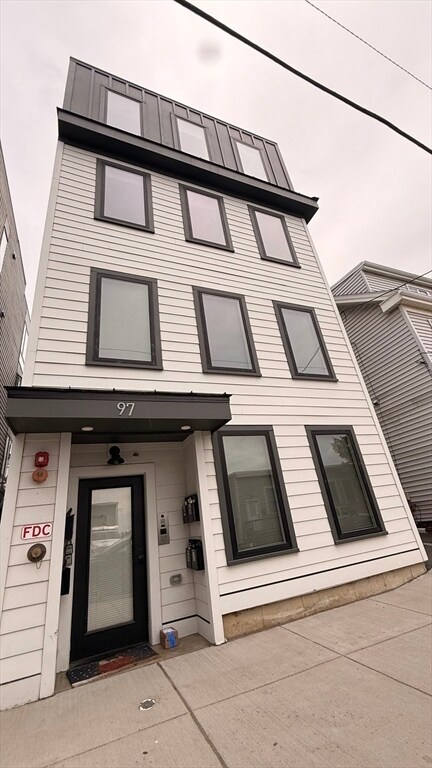 Building Photo - 97 Condor St