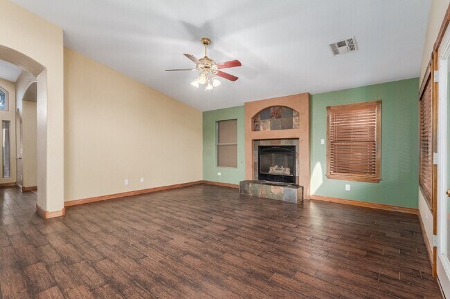 Building Photo - 12717 W Windsor Ave