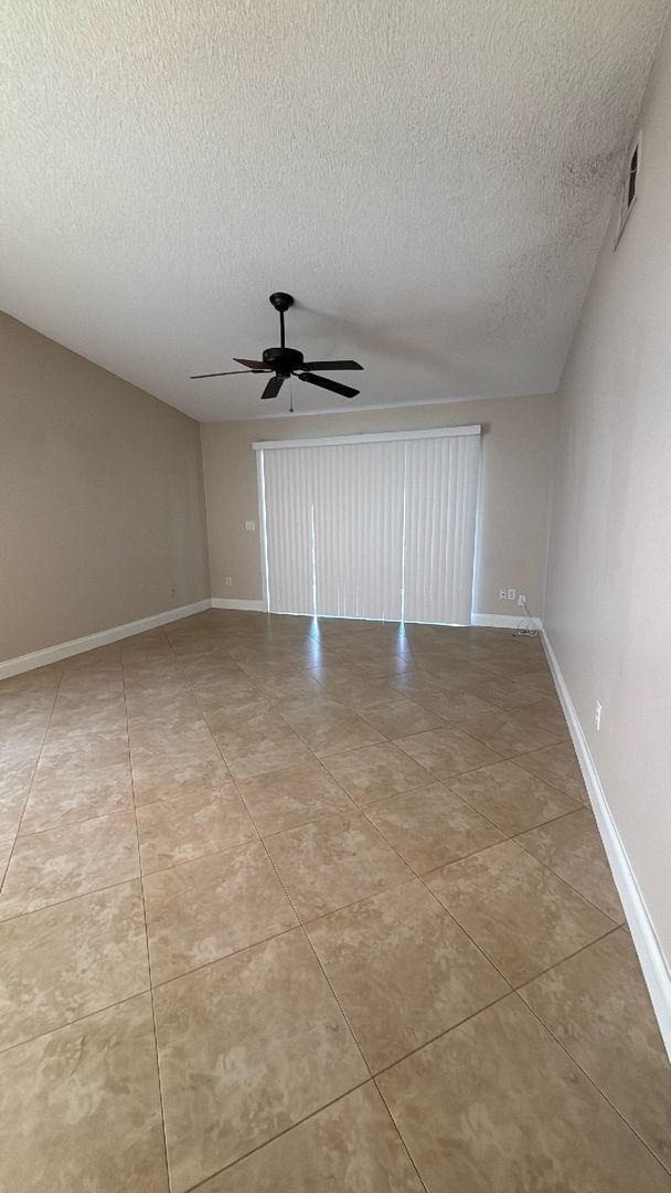 Building Photo - 1019 Brielle Ave