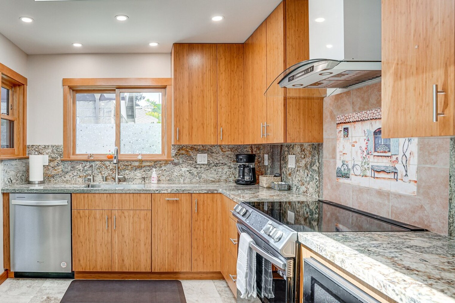 Building Photo - 2822 Van Buren St