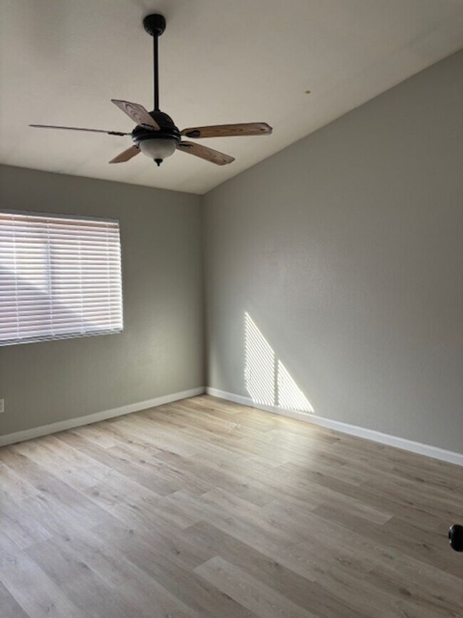 Building Photo - 122 Red Coral Dr