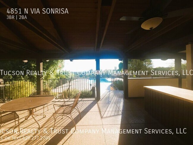 Building Photo - 4851 Vía Sonrisa