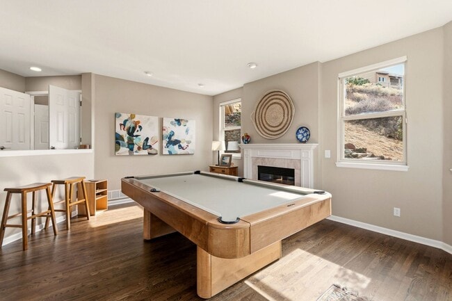 Building Photo - Stunning Fully Furnished Home in Roxborough Park!