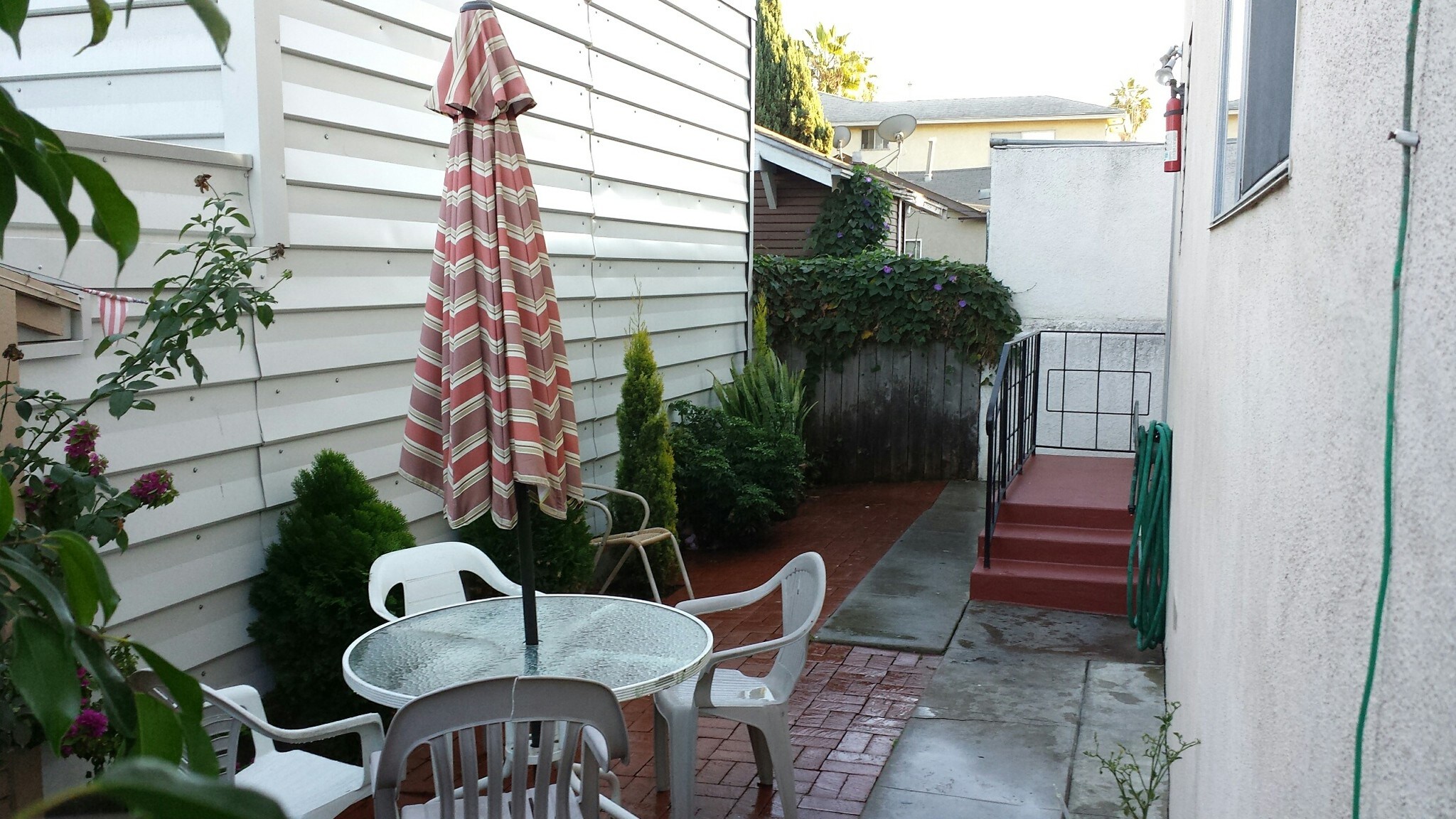 Building Photo - 1080 Termino Ave