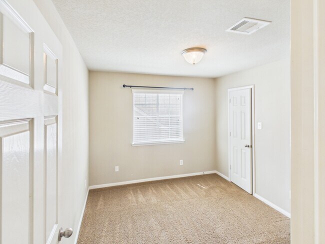 Building Photo - 17143 Deaton Mill Dr