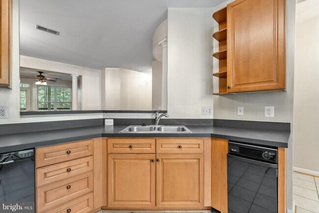 Building Photo - 1024 Leeward Way