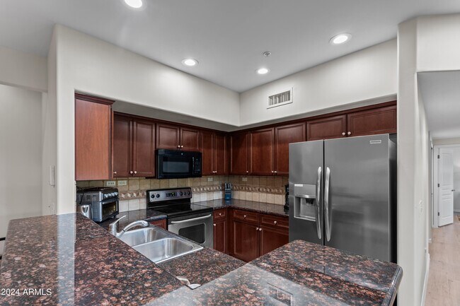 Building Photo - 20660 N 40th St