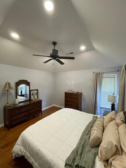 Building Photo - 11244 Black Sheep Dr