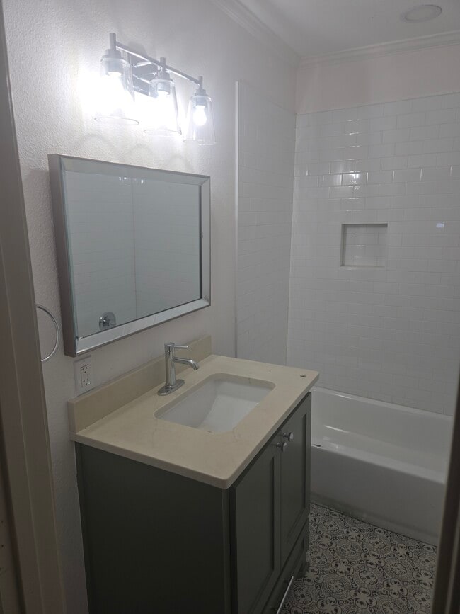 Building Photo - 415 N 23rd St