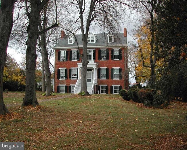 Primary Photo - 117 S Church St