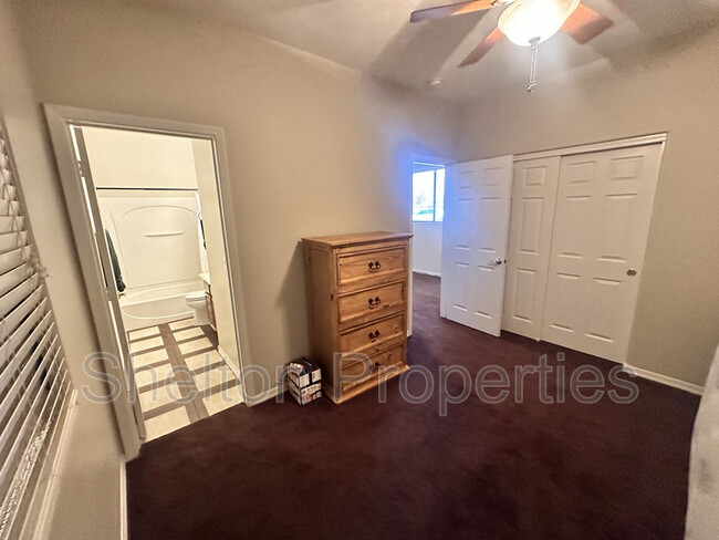 Building Photo - 30311 W Whitton Ave
