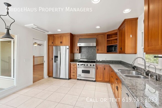 Building Photo - 4739 Hillcrest Ave