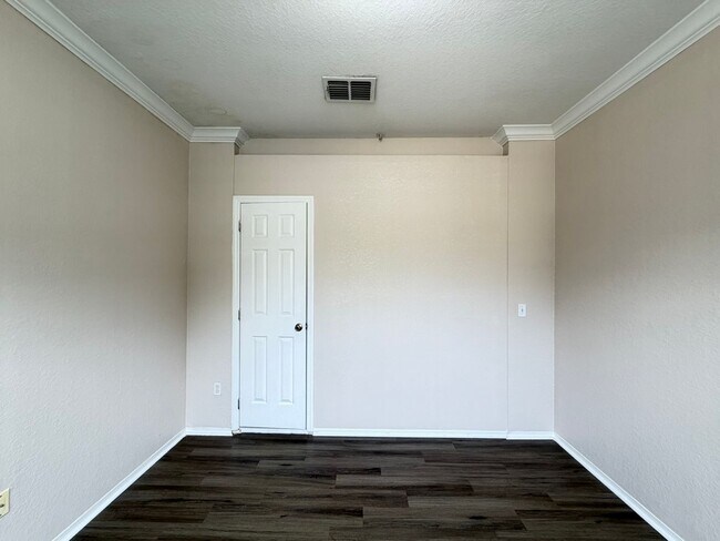 Building Photo - Awesome apartment at Grand Reserve at Kirkman!