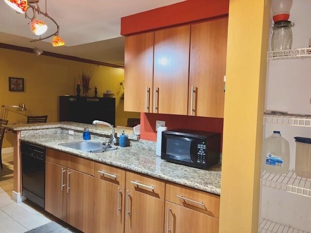 Building Photo - 5880 W Sample Rd