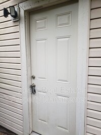 Building Photo - 809 Fox Run Ave