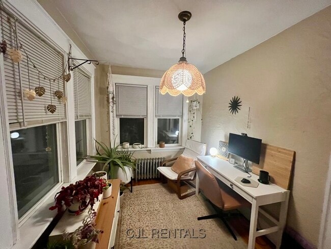 Building Photo - 33 Evans St