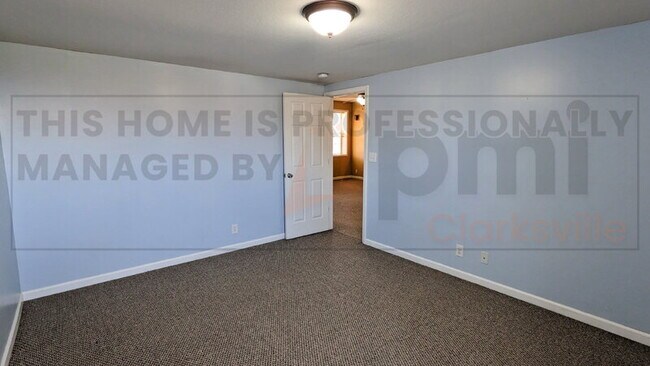 Building Photo - 2780 Cascade Dr