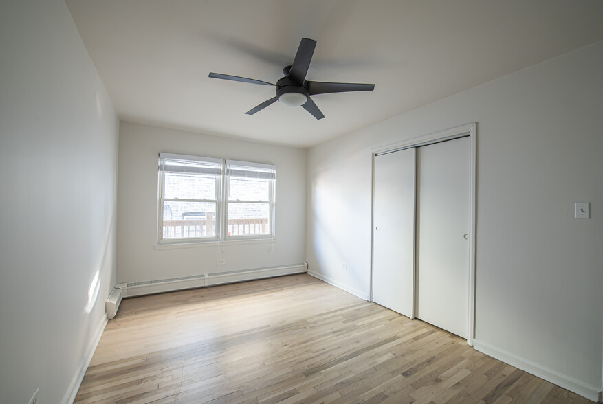 Bedroom 2 - 4882 N Ashland Ave