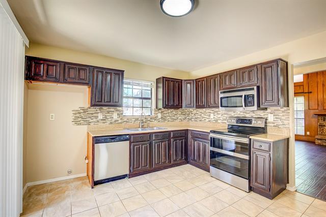 Building Photo - 300 Stoneledge Dr