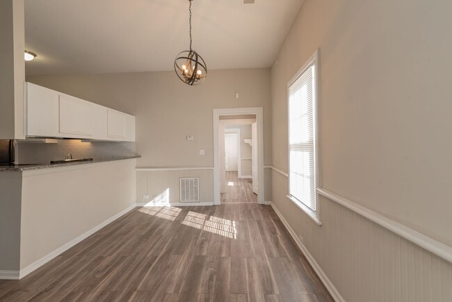 Building Photo - 1 bed/1 bath house for rent close to Downtown Augusta, with off-street parking!