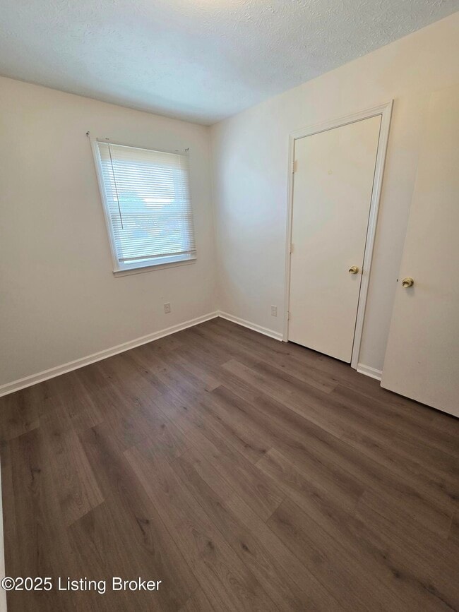 Building Photo - 179 Treva Dr