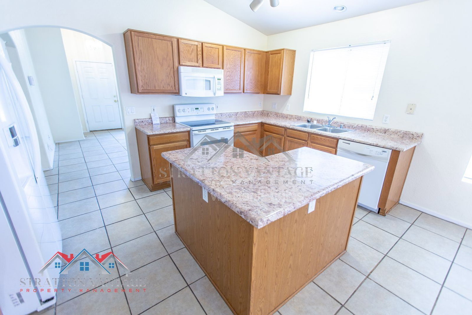 Building Photo - 11801 W Paradise Dr