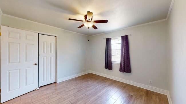 Building Photo - ALL TILE HOUSE MINUTES AWAY FROM FORT HOOD!