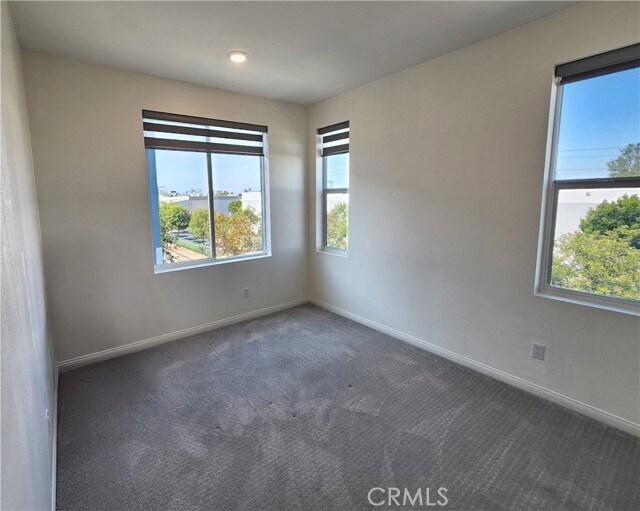 Building Photo - 203 Steely
