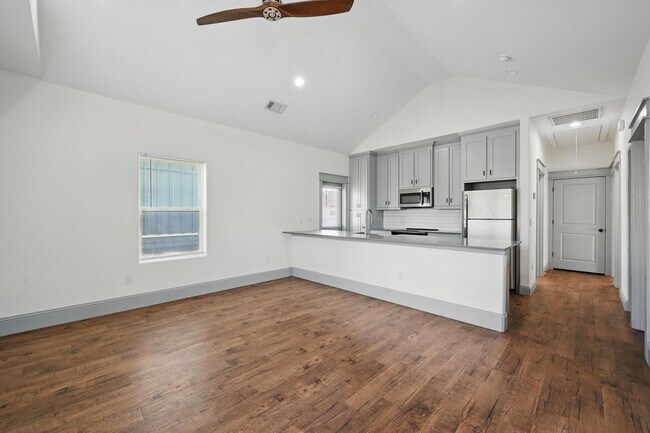 Building Photo - 3-Bedroom Haven for in Peaceful Denison
