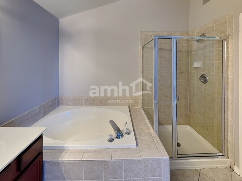 Building Photo - 2036 Stephen St