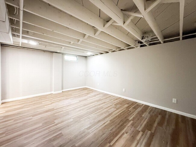 Building Photo - 1828 Bairsford Dr