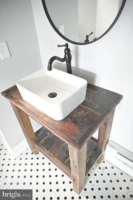 Building Photo - 4139 W Girard Ave