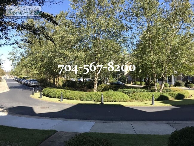 Building Photo - Great 2 story townhome in Ballantyne