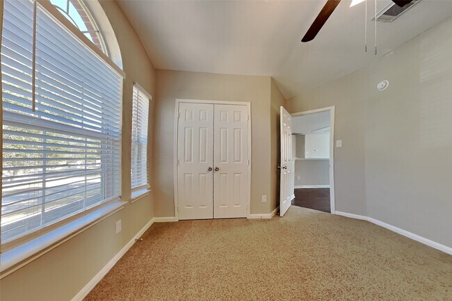 Building Photo - 32126 Willow Creek Park