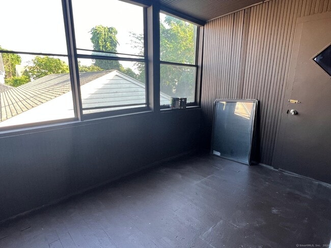 Building Photo - 33 Marion St