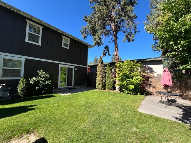 Building Photo - Nicely Update Home in Great Location with Hot Tub Care Included