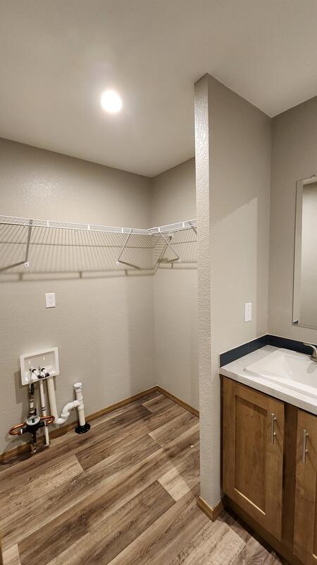 Building Photo - 11 Andreasen Dr