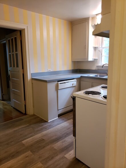 Primary Photo - 114 Howard Dr